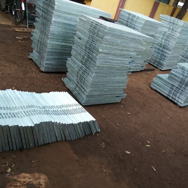 Floor grating fabrication