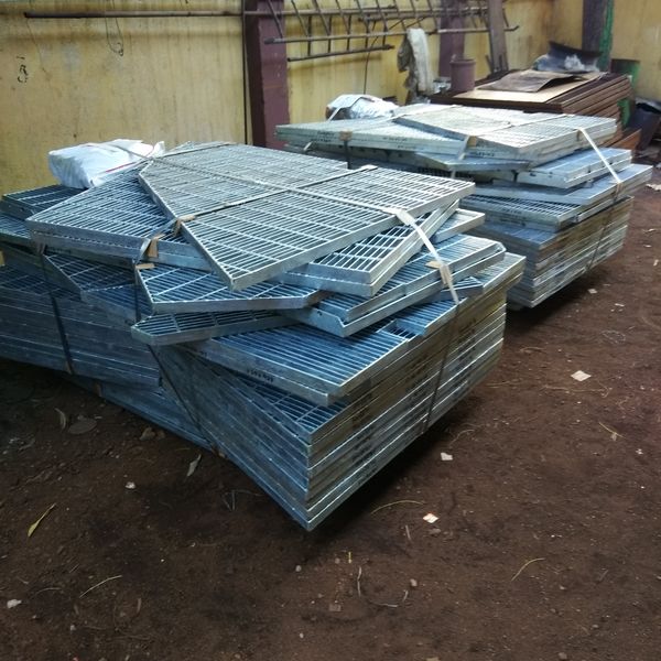 Heavy radial grating primed